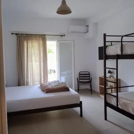 بيت ضيافة Katerina & Despoinas 3*